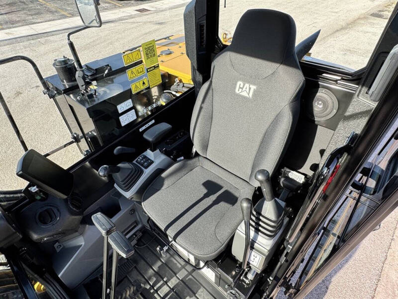 2025 Caterpillar 305.5 E2 CR