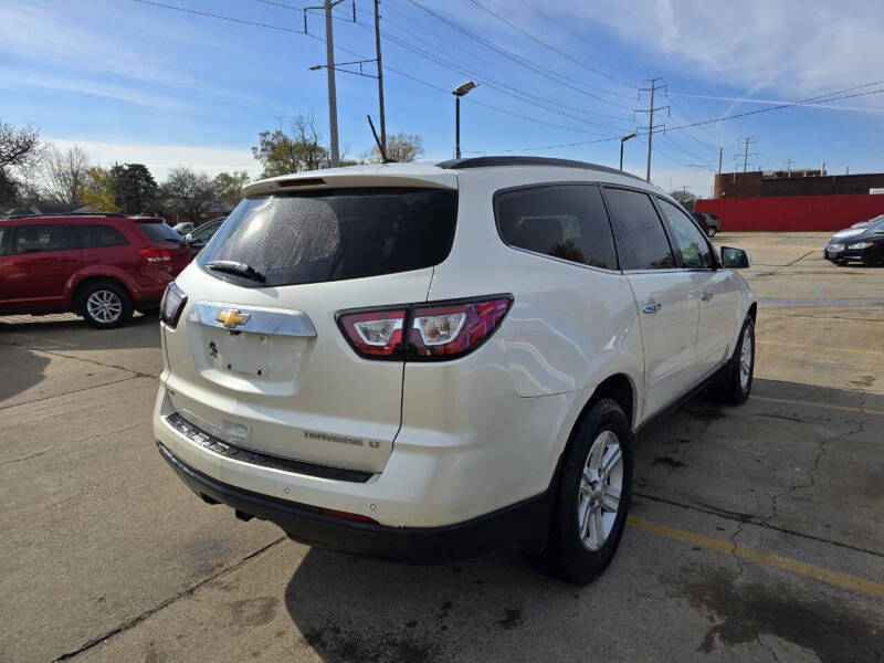 2014 Chevrolet Traverse 2LT photo 5