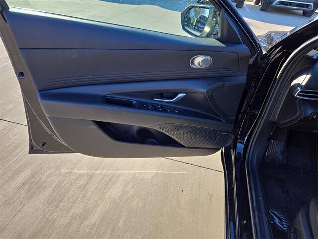 2024 Hyundai Elantra Limited