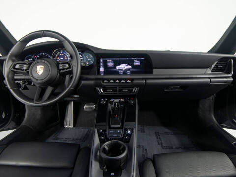 2020 Porsche 911 Carrera
