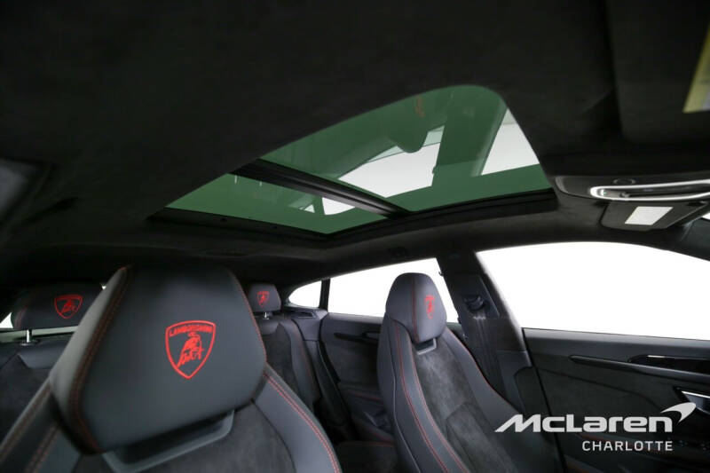 2023 Lamborghini Urus S