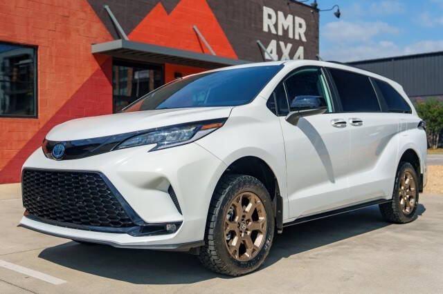 2025 Toyota Sienna XSE 7-Passenger