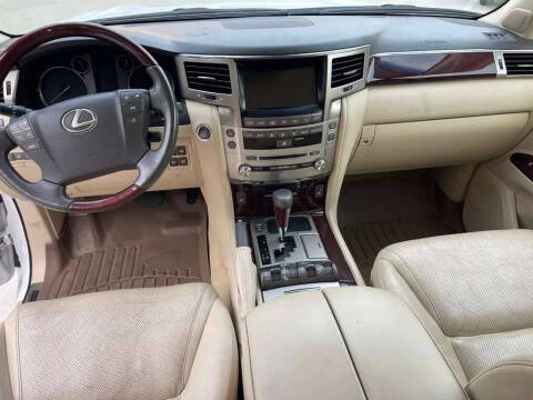 2014 Lexus LX 570
