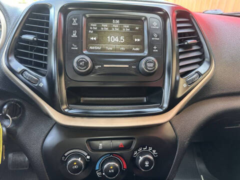 2017 Jeep Cherokee Sport