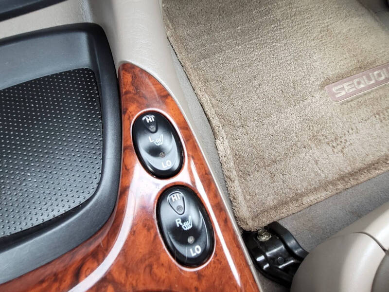 2005 Toyota Sequoia Limited