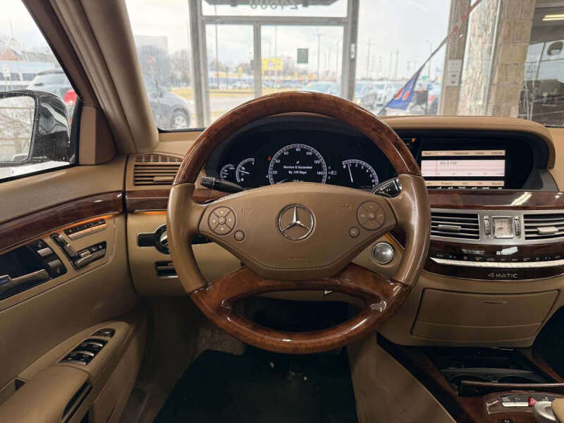 2010 Mercedes-Benz S-Class S 550 4MATIC