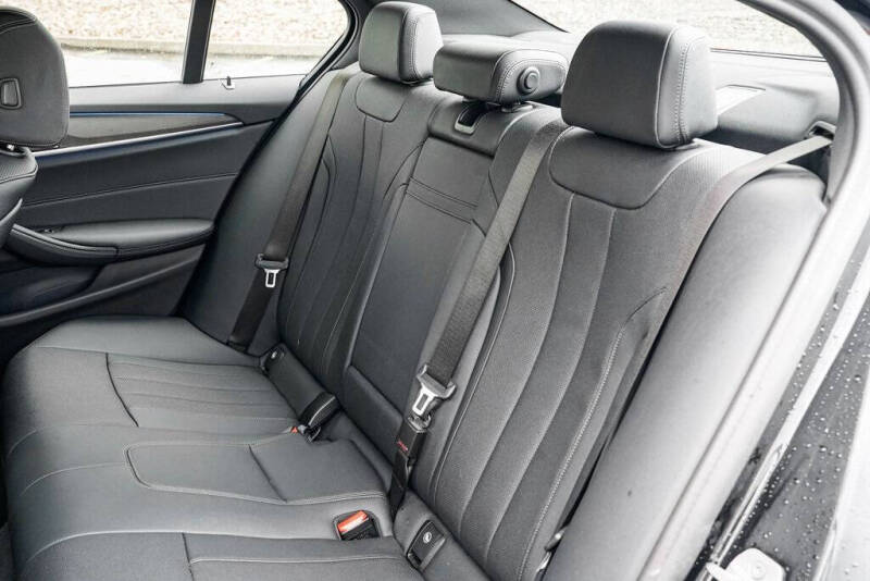 2022 BMW 5 Series 530i