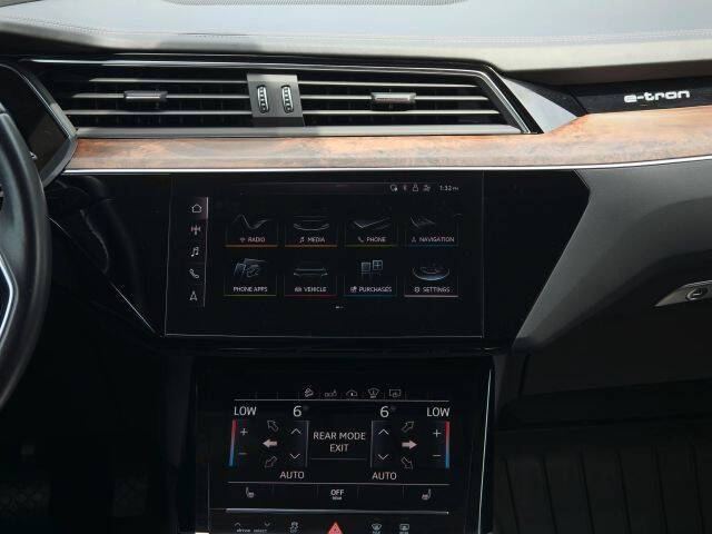 2019 Audi e-tron quattro Prestige