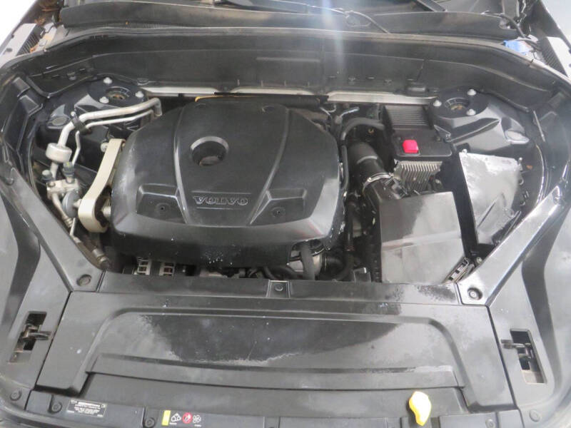 2022 Volvo XC90 T5 Momentum