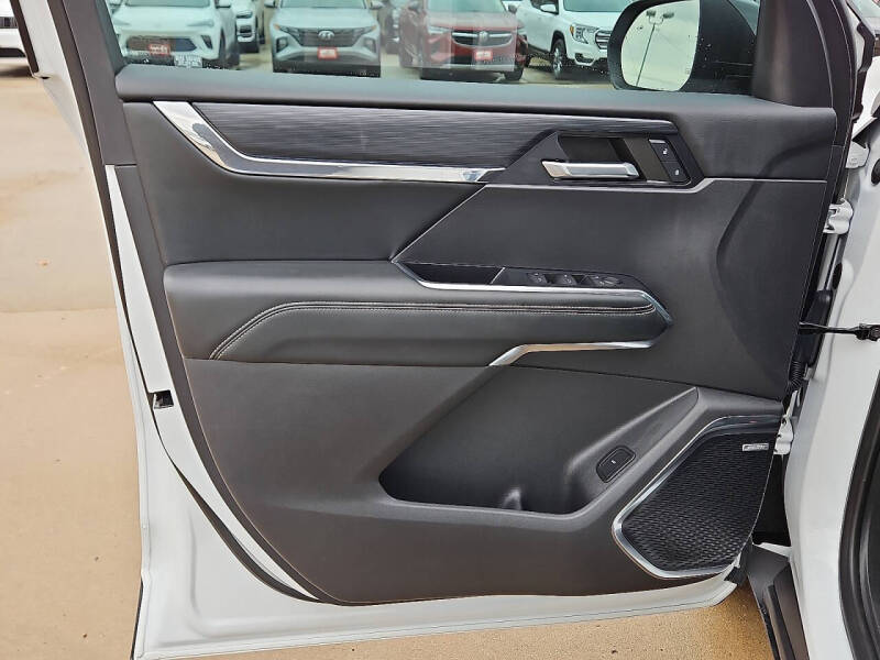 2024 GMC Acadia Elevation