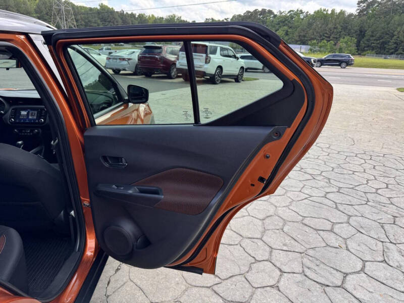 2021 Nissan Kicks SR