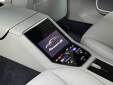 2022 Porsche Panamera 4S E-Hybrid