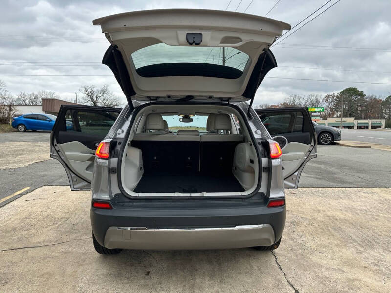 2020 Jeep Cherokee Limited photo 12