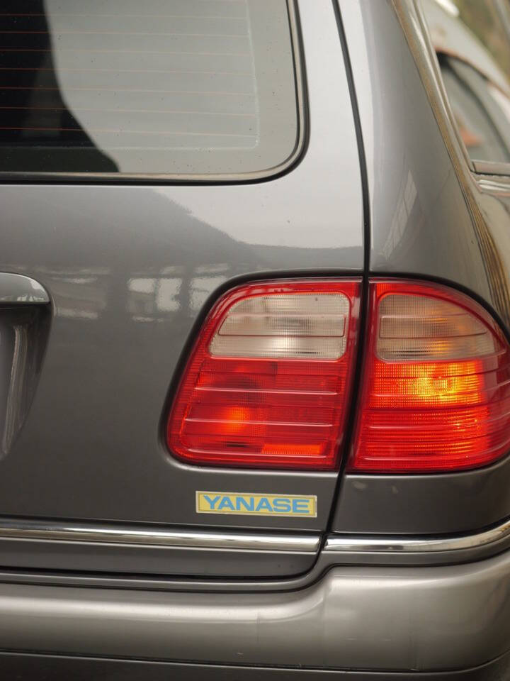 Gray 1996 Mercedes-Benz E-Class E 320 E 320 4dr Sedan 16