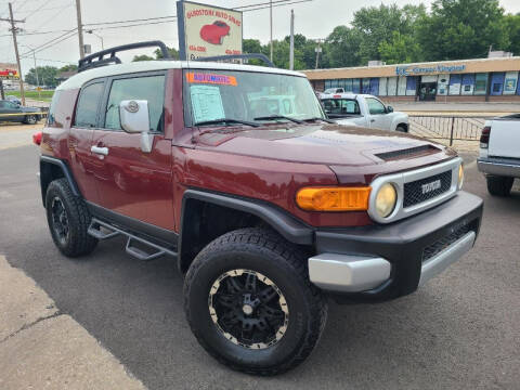 2010 Toyota FJ Cruiser for sale at GLADSTONE AUTO SALES    GUARANTEED CREDIT APPROVAL in Gladstone MO