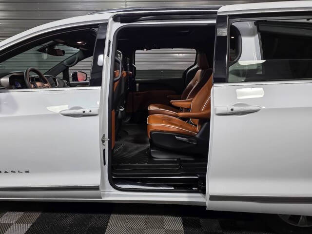 2025 Chrysler Pacifica Plug-In Hybrid Pinnacle