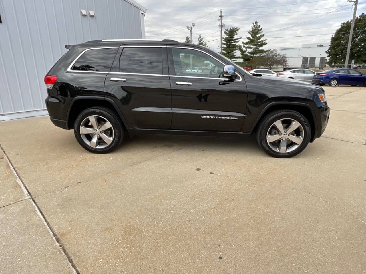 2014 Jeep Grand Cherokee for sale at Auto Connection in Waterloo, IA