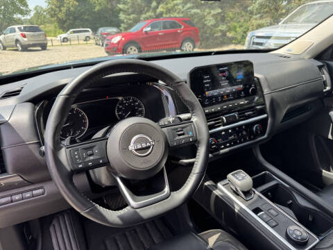 2024 Nissan Pathfinder SL