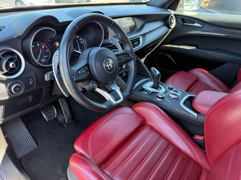 2022 Alfa Romeo Stelvio Sprint