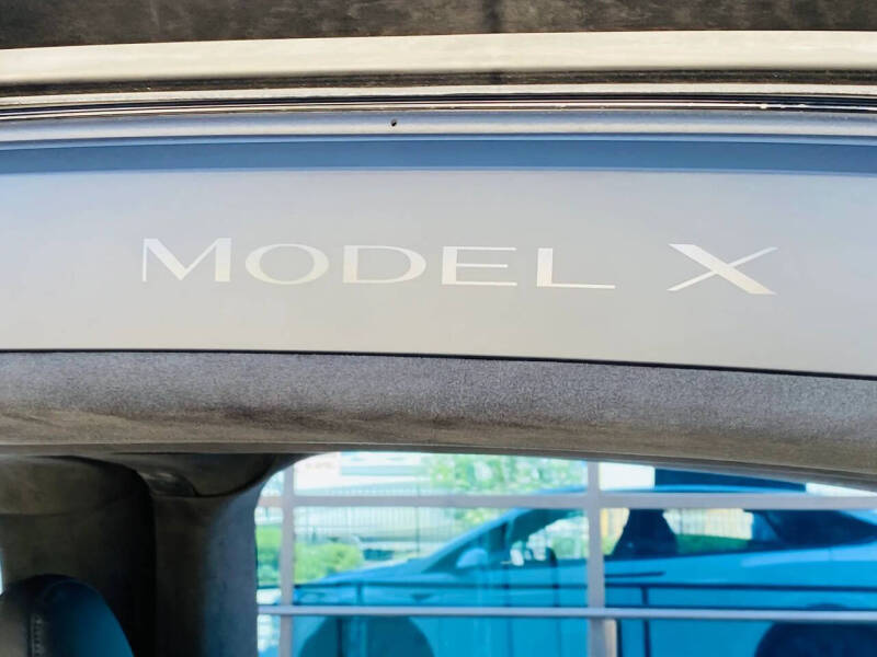 2023 Tesla Model X Standard Range