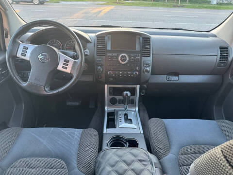 2011 Nissan Pathfinder SV