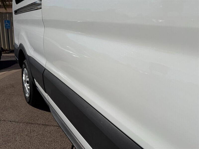 2023 Ford Transit 350 XLT