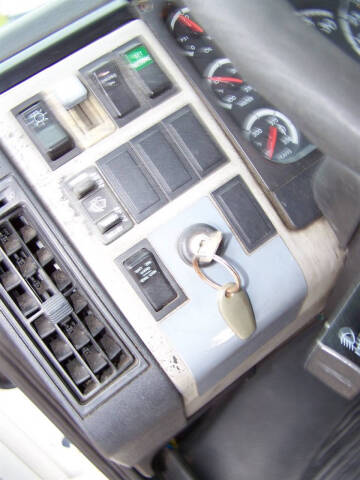 2002 Freightliner FL70