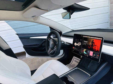 2023 Tesla Model 3 Performance