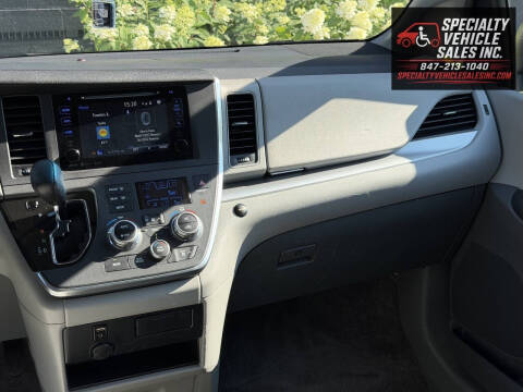 2016 Toyota Sienna LE Mobility 7-Passenger