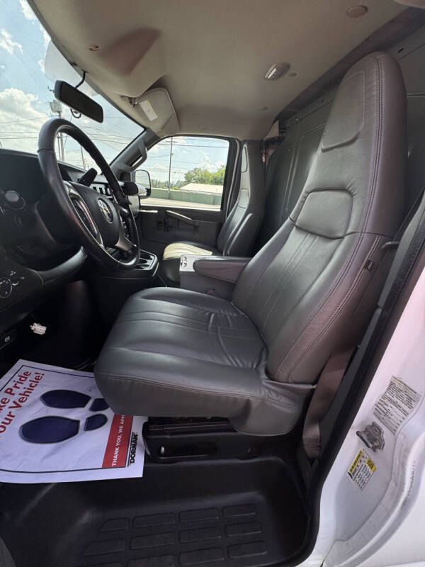 Image 7 of 2017 Chevrolet Express 3500