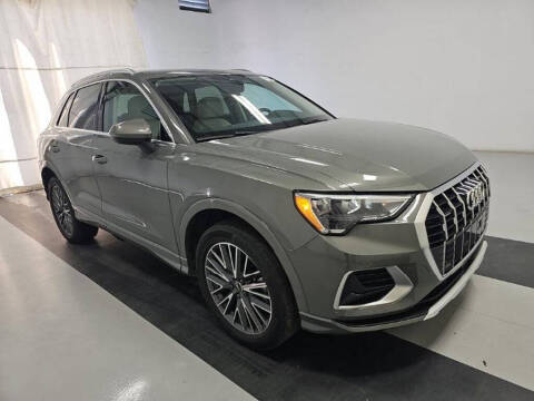 2022 Audi Q3 quattro Premium 40 TFSI