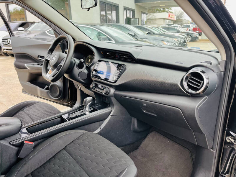 2021 Nissan Kicks SV