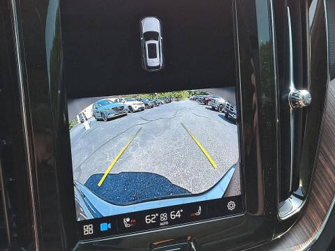 2023 Volvo XC60 B5 Plus Dark Theme