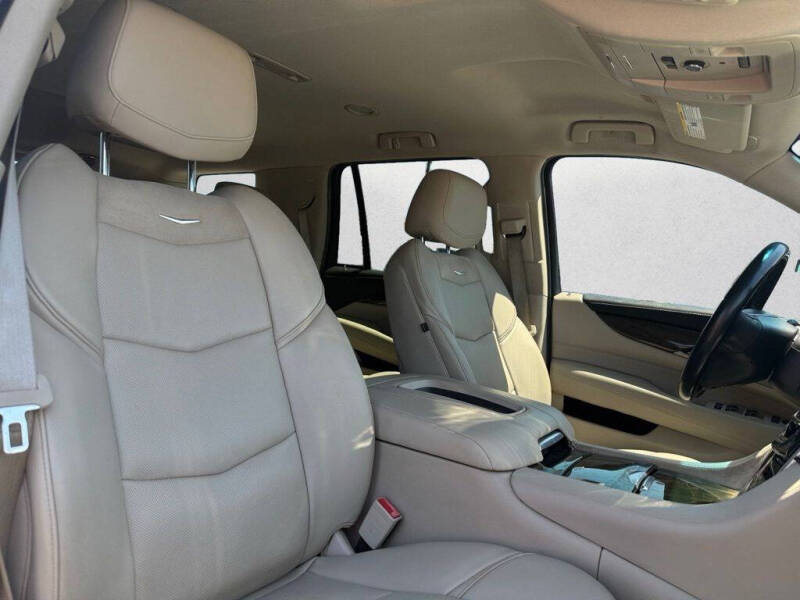 2019 Cadillac Escalade Standard