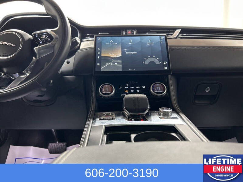 2024 Jaguar F-PACE P250 R-Dynamic S