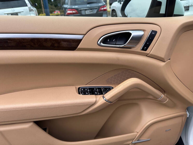 2013 Porsche Cayenne S Hybrid