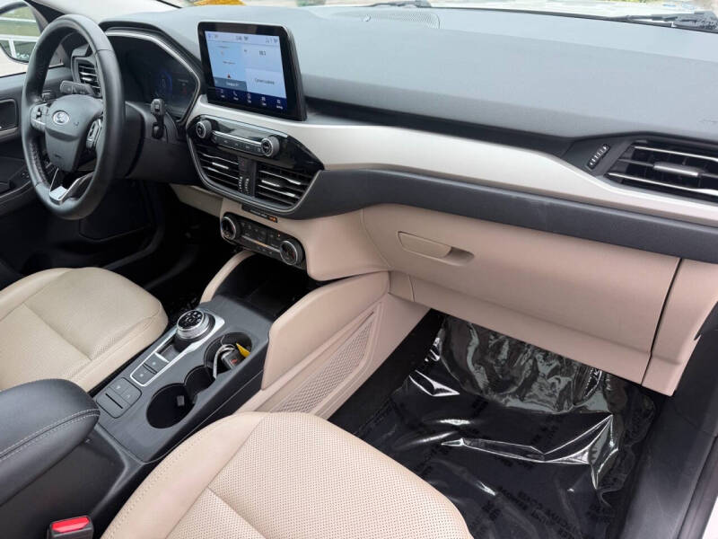 2022 Ford Escape SEL