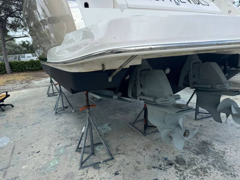 2011 Regal 35 Express Cruiser