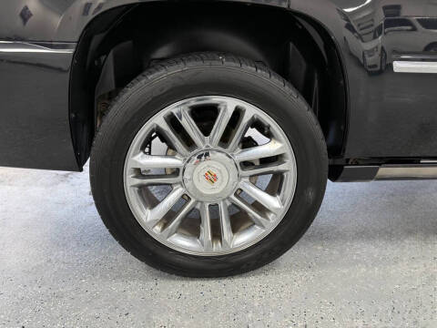 2013 Cadillac Escalade Platinum Edition