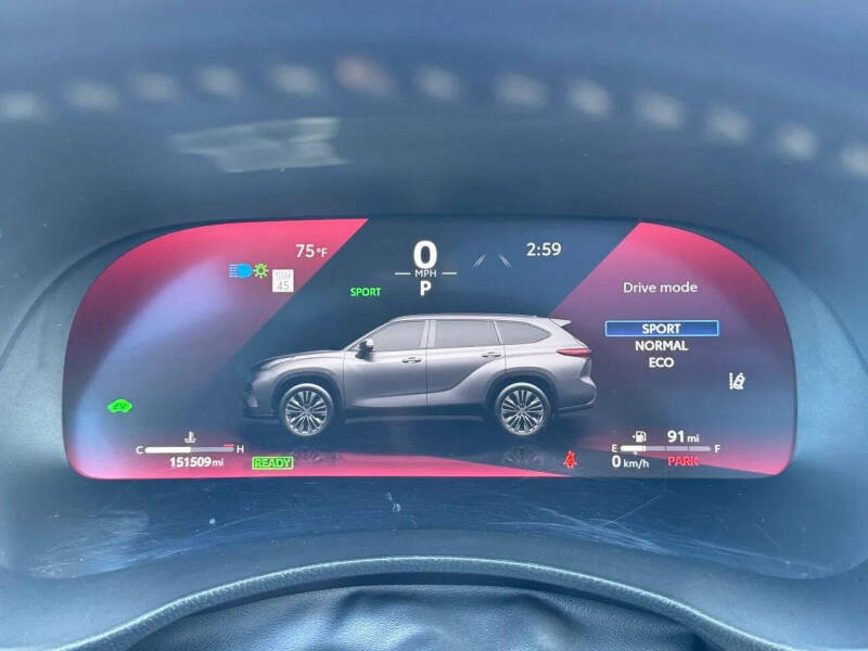 2023 Toyota Highlander Hybrid Platinum