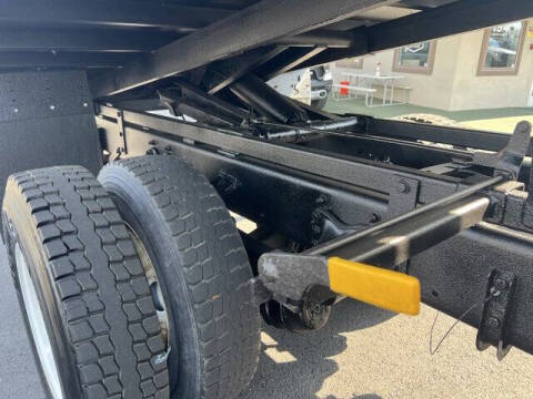 2017 Freightliner M2 106