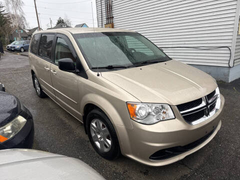 2012 Dodge Grand Caravan for sale at American Dream Motors in Everett WA