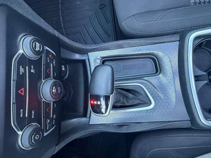 2017 Dodge Charger SXT
