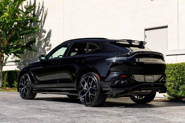 2025 Aston Martin DBX 707