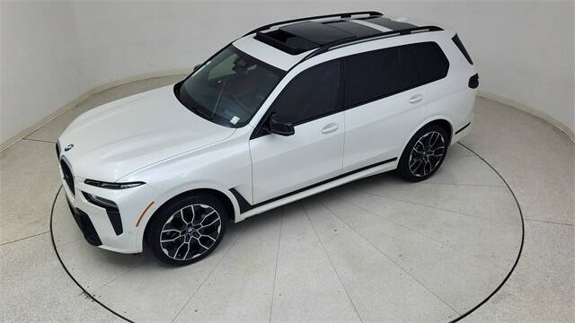 2025 BMW X7 M60i
