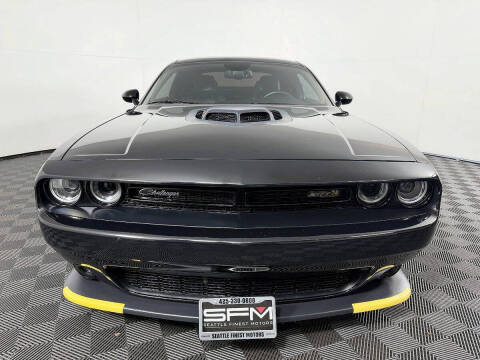 2016 Dodge Challenger 392 HEMI Scat Pack Shaker