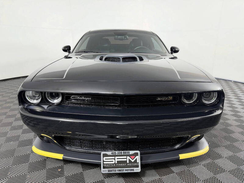 2016 Dodge Challenger 392 HEMI Scat Pack Shaker