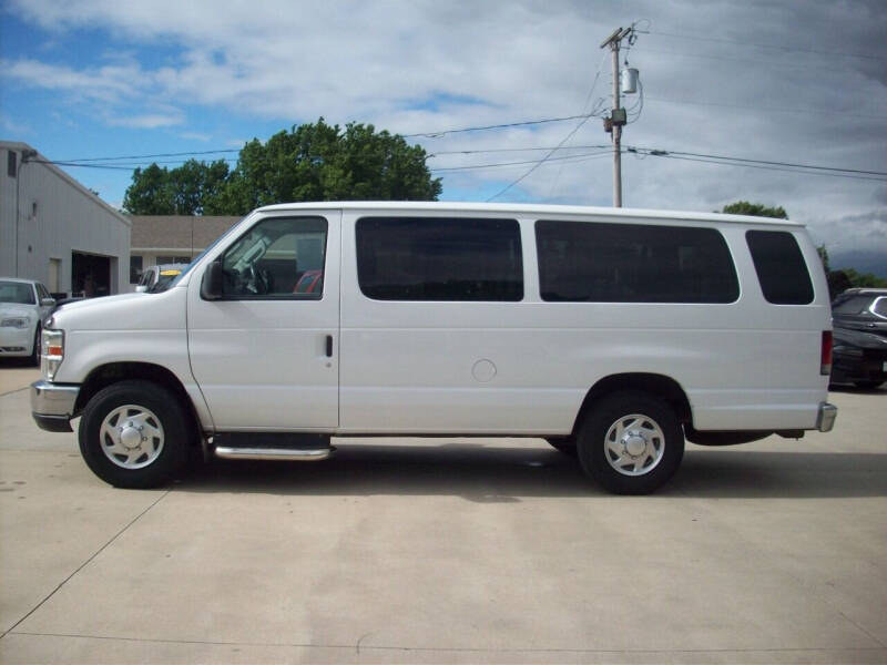 Used 2013 Ford E-Series Econoline Wagon XL with VIN 1FBSS3BL2DDA19809 for sale in Seneca, KS