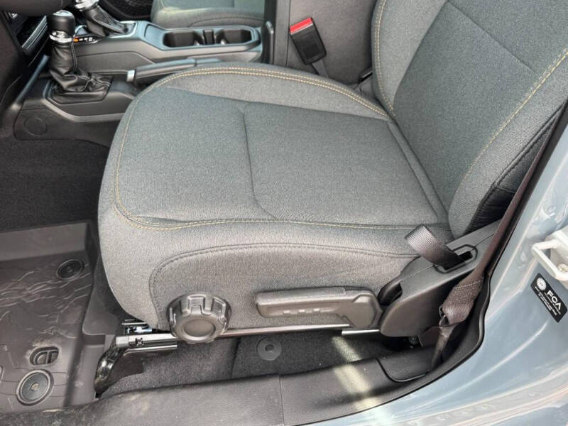 2025 Jeep Gladiator Sport