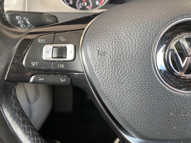 2017 Volkswagen Golf TSI Wolfsburg Edition